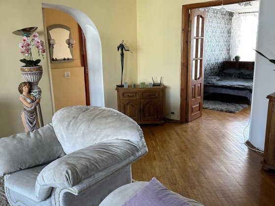 Продається 4-кімнатна квартира з мебелью Нетешин