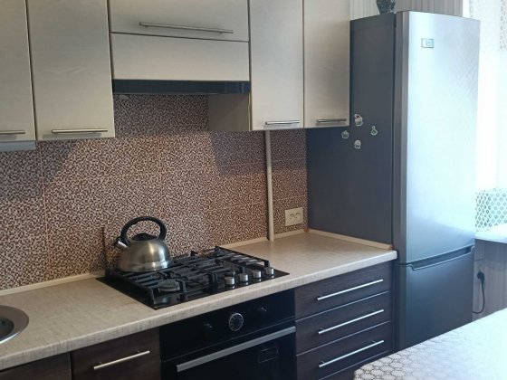 АН продає кап 2во кімнатну Центр (маг.Харчі) 5/9,ліфт,електроопаленн Павлоград