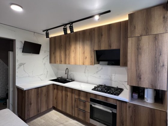 Продам 4-х кімнатну квартиру Павлоград