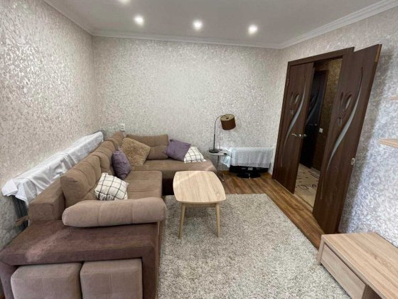 Продается 2-комнатная квартира в центре, ул. Свободы. 