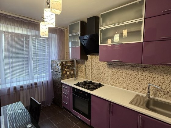 Продается 2 комнатная квартира Славянск. Центр. Хороший дом. 