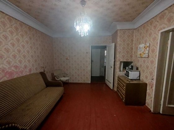 Продаж 3-х кімнатної квартири+ гараж + 3
гос.побудови Славянск