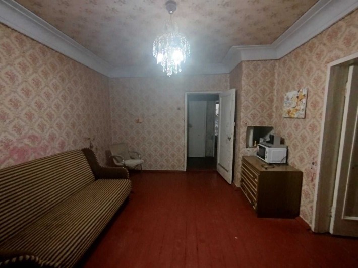 Продаж 3-х кімнатної квартири+ гараж + 3
гос.побудови - фото 1