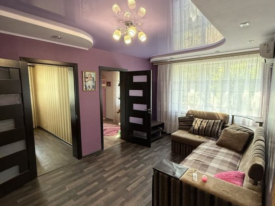 Продается 3 комнатная квартира. Крупногобаритная. Славянск. 