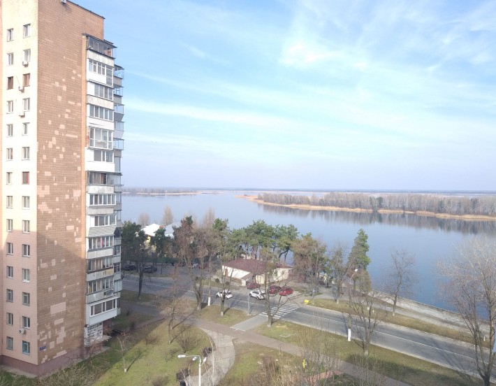 Продаж 3-к квартири в Українці, Днiпровський проспект. - фото 1