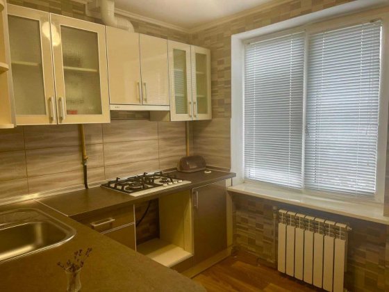 Продам 1 комнатную квартиру в отличном состоянии Чугуев