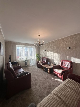Продам 4 кімнатну квартиру - фото 1