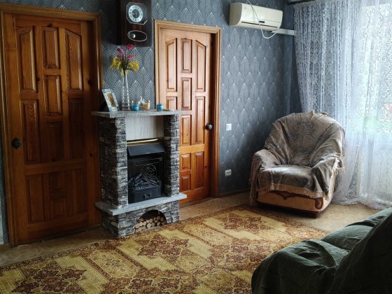 ТЕРМІНОВО Продам 4-х кімнатну квартиру