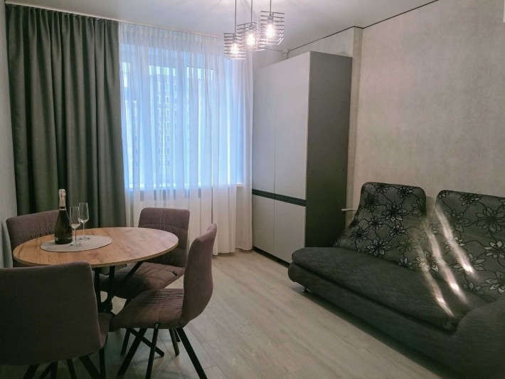 Продаж! Новобудова ! Простора 2 км квартира з дизайнерським ремонтом. - фото 1