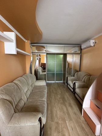 Продається вмебльова 3-кімнатна квартира по вул.Соборності. - фото 1