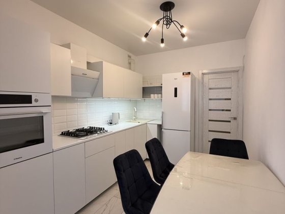 Продаж квартири з сучасним ремонтом та меблями в ЖК Сімейна Фортеця Струмівка