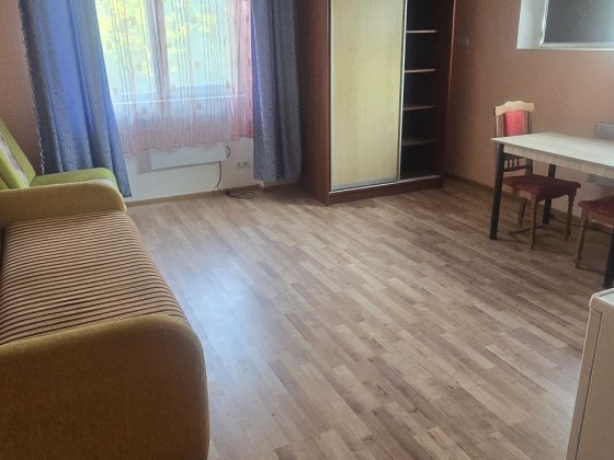 Продаю в реконструкції під новобудову велику студію квартиру Свалява