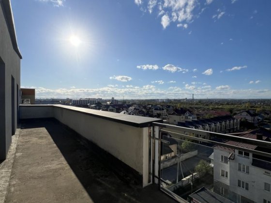 Продам 4 кімнатну квартиру з терасою 27 м.кв.