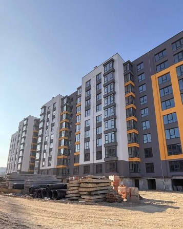 Простора 2-кім. квартира, 10 хвилин до центру Івано-Франківська - фото 1