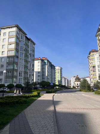 Велика 3 кімнатна квартира у Калиновій Слободі - фото 1