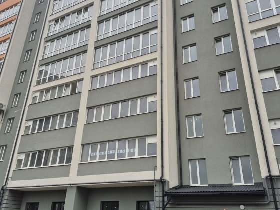 Продається 2 кімнатна квартира, в новобудові Микитинцы