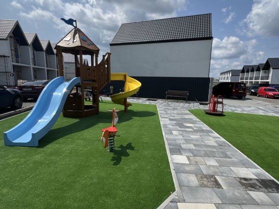 Святопетрівське продаж квартира 75 квм з двориком  в «Сучасні люди» Святопетровское