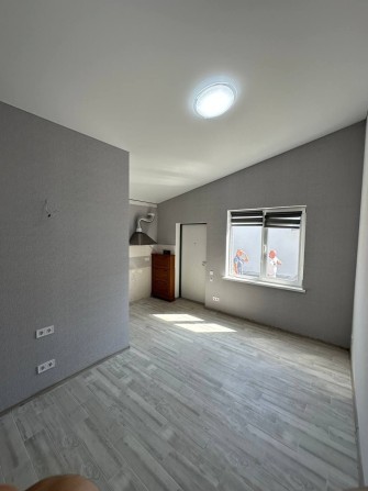 Продам квартиру з ремонтом з паркомісцем - фото 1