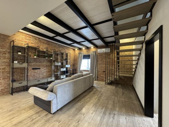 Без комісії продаж дворівневої квартири в 10хв від метро Харківська Чубинське