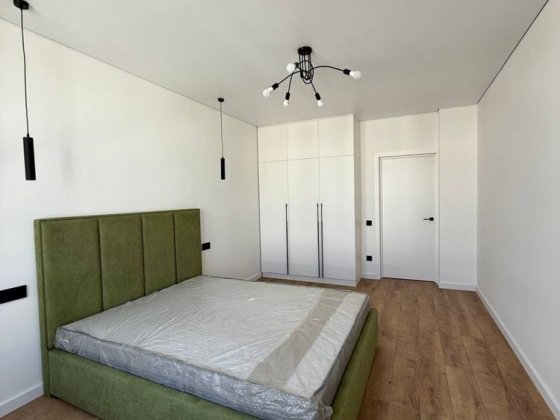 Продаж квартири, вул Золота Винники