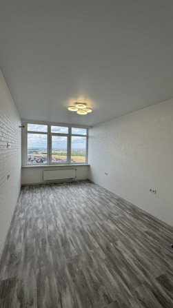 Продам 1 к. квартиру с новым ремонтом в ЖК 49 Жемчужина - фото 1