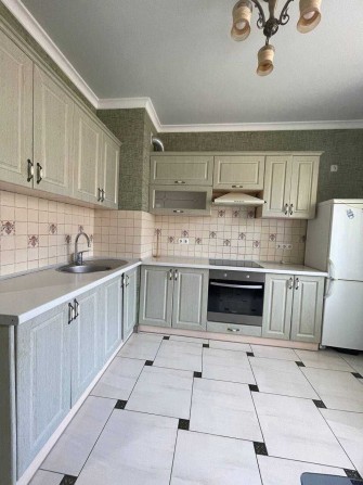 В продаже полноценная 1 ком. квартира в современном  ЖК Радужный. - фото 1