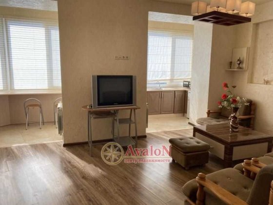 3 комнатная с ремонтом возле моря Лески