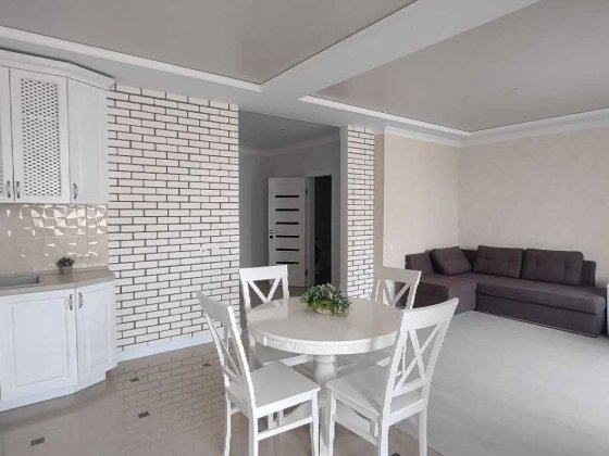 Продам 2-х ком квартиру в кирпичном доме с ремонтом Крыжановка