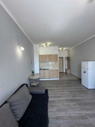 Продам Квартиру- Студию с РЕМОНТОМ в Новом Комплексе  на ул. Бочарова - фото 1