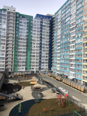 Уютный смарт 28 м² в Акварель 2, дом с генератором - фото 1