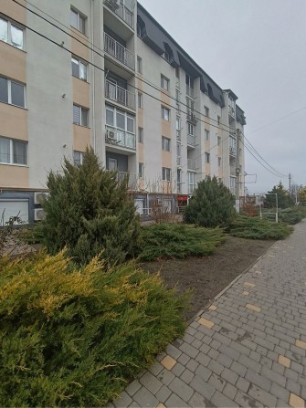 Продам квартиру в Молодежное - фото 1