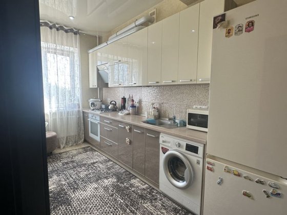 Уютная  квартира , в Молодежном ! Молодіжне