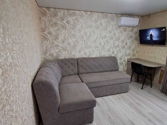 Одно кімнатна квартира з євроремонтом. Полтавська 10. Пирятин