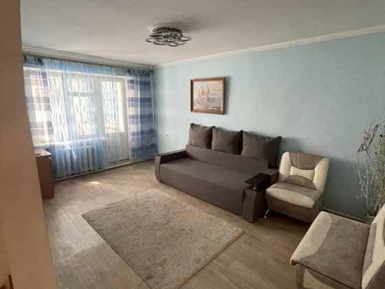 Продается 3 квартира.С очень большой лоджией..В шикарном районе. Первомайськ