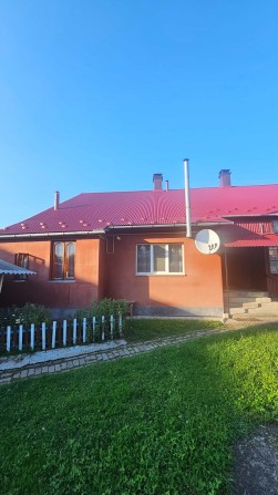 Продається 2-кімнатна квартира у будинку на 2сім’ї в центрі Сторожинця - фото 1
