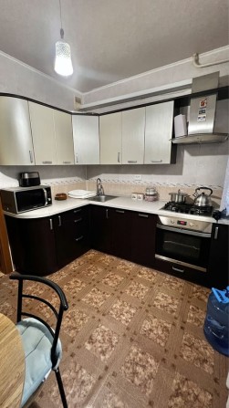 Неймовірно красива 3 кімнатна квартира на Таращанському масиві - фото 1