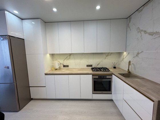 Власник ! Квартира з новим ремонтом ! Єоселя до 3х років так !!! Буча