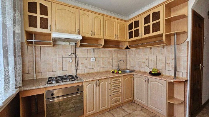 Продам 2-кімнатну квартиру з ремонтом, вул. Целевича, Івано-Франківськ - фото 1