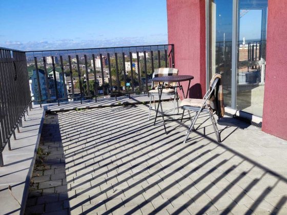 Дворівнева з терасою, з шикарним краєвидом, Центр, Княгинен