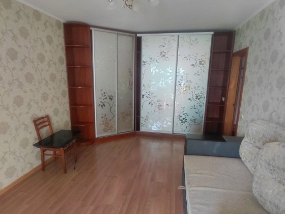 Продам 2-кім Квартиру по вул. Чорних Запорожців Бровары