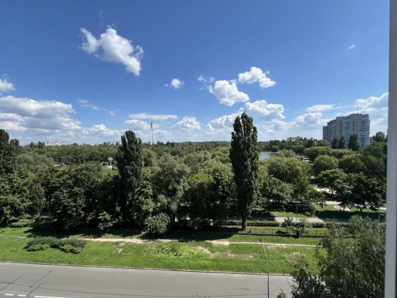 Продаж двокімнатної квартири біля парку вул. Грушевського 15. Бровары