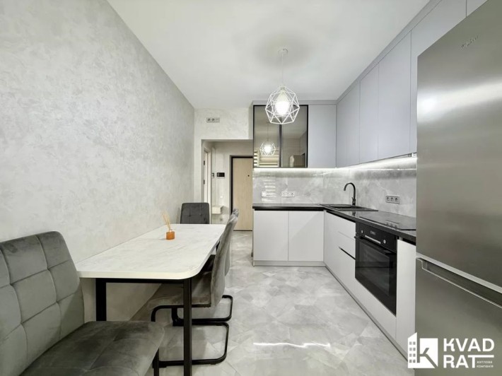 Простора 1кім квартира з ремонтом 48м2 біля парку Шевченка - фото 1