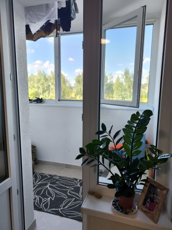 Продам 1-кім.  Квартиру на 2-му поверсі по вул. В. Симоненка 105 - фото 1