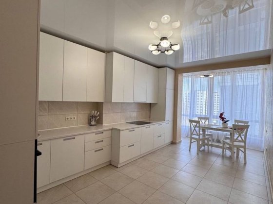 3-к квартира з ремонтом біля школи! Мін. оформлення. Держ прог.- ТАК!