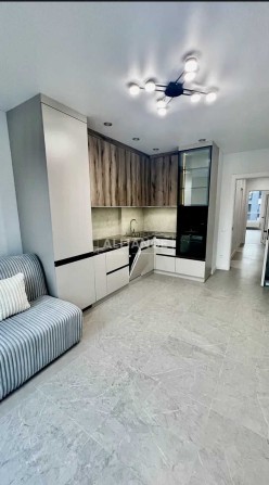 Продаж 2-кім квартири з сучасним ремонтом великої площі. - фото 1