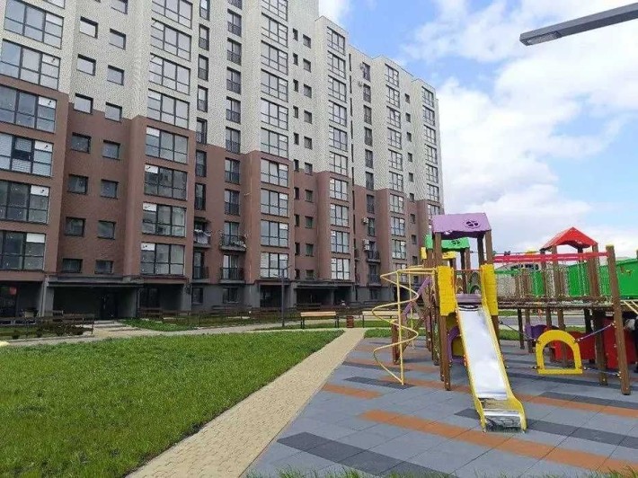 Здана 1,5-к квартира, працює ліфт, ЖК Містечко Мануфактура - фото 1