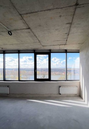 ТЕРМІНОВИЙ Продаж 3км квартири з видом на озеро у Парусі - фото 1