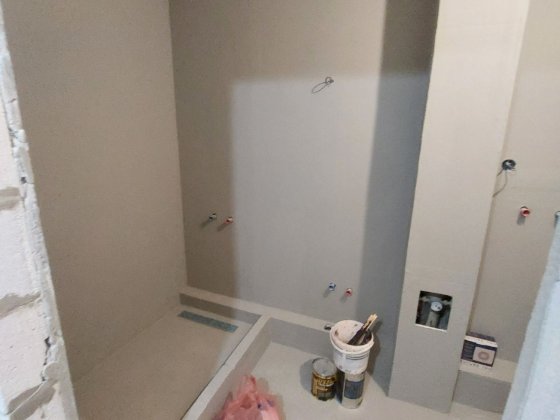 Продам 3хккв з незавершеним капітальним ремонтом біля 6 школи! Бровары