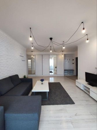 Продам 2 км квартиру в центральній частині міста - фото 1