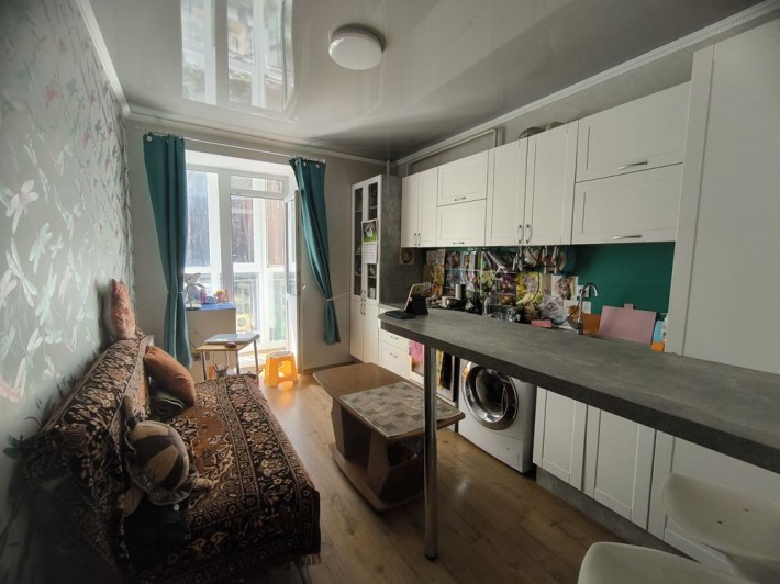 1к-квартира з балконом 34м2. Мінімальне оформлення - фото 1